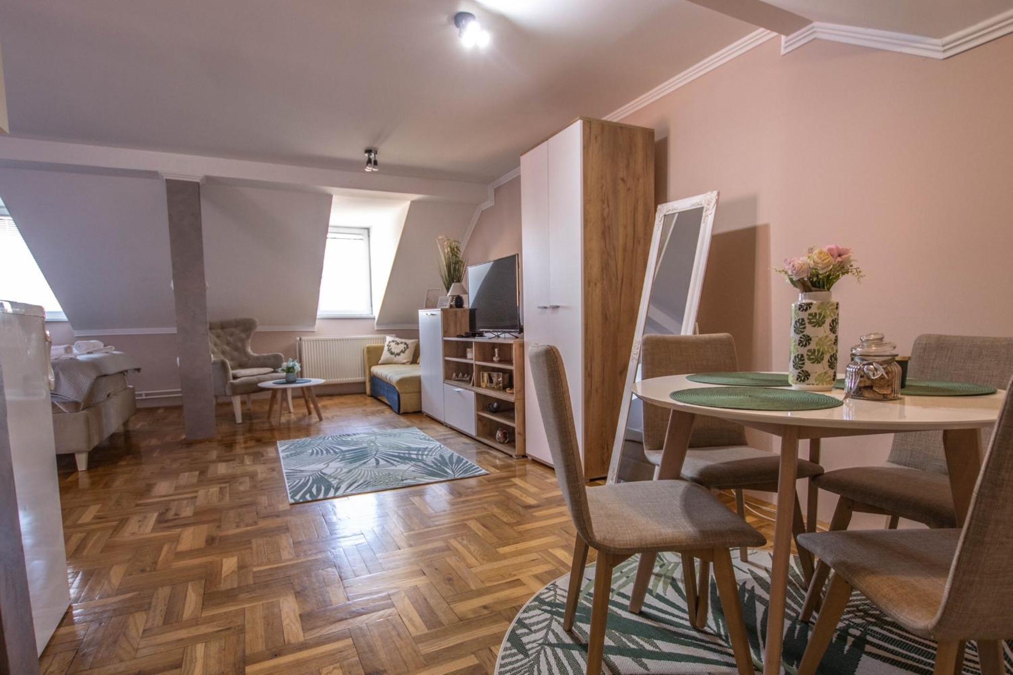 Garden Apartment Subotica Esterno foto